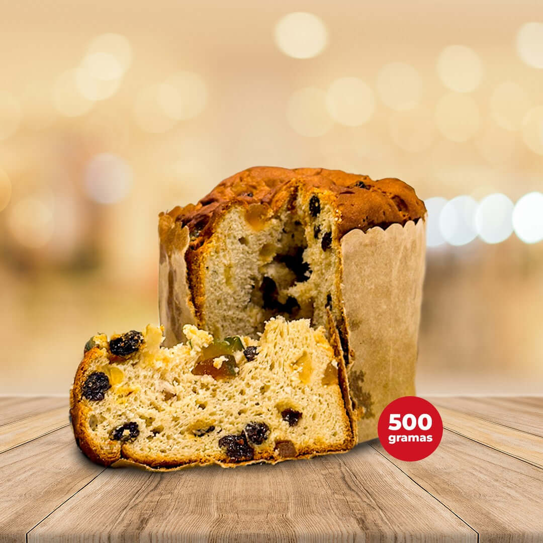 Panetone sem glúten Di Mangiare – fatia retirada mostrando frutas no miolo